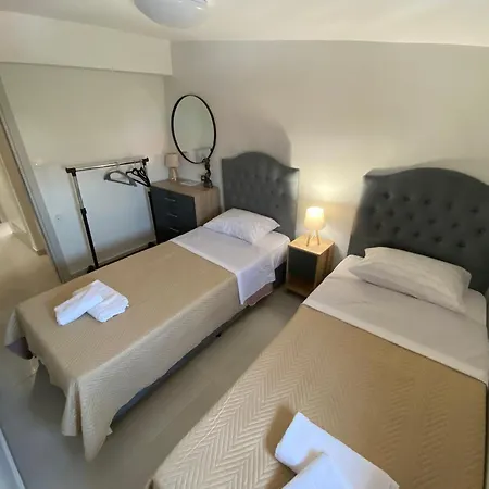 Χλοη Apartment E8 *