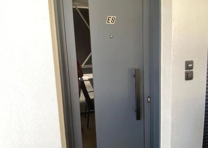 Χλοη Apartment E8 * Karianí